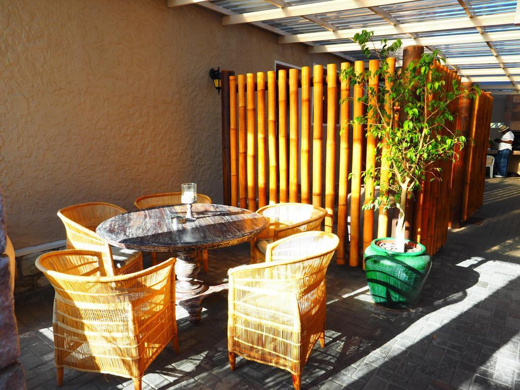 Meerkat Guesthouse Свакопмунд Экстерьер фото