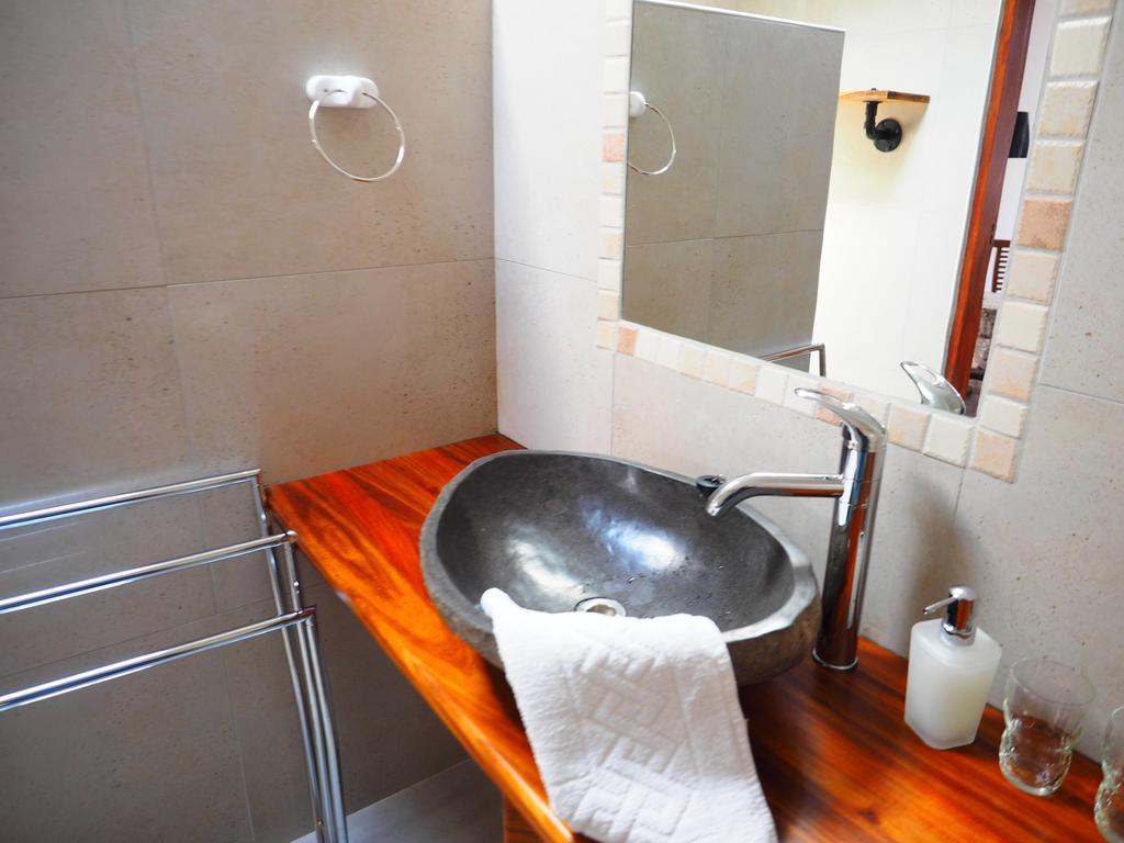 Meerkat Guesthouse Свакопмунд Экстерьер фото