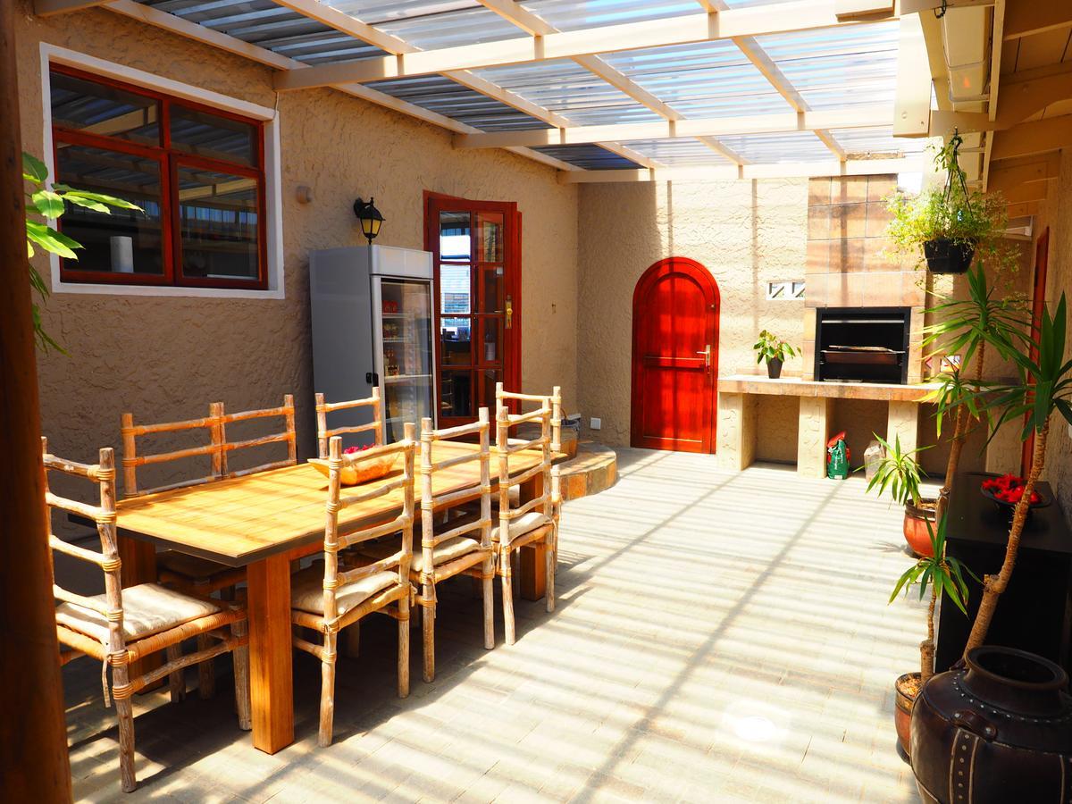 Meerkat Guesthouse Свакопмунд Экстерьер фото