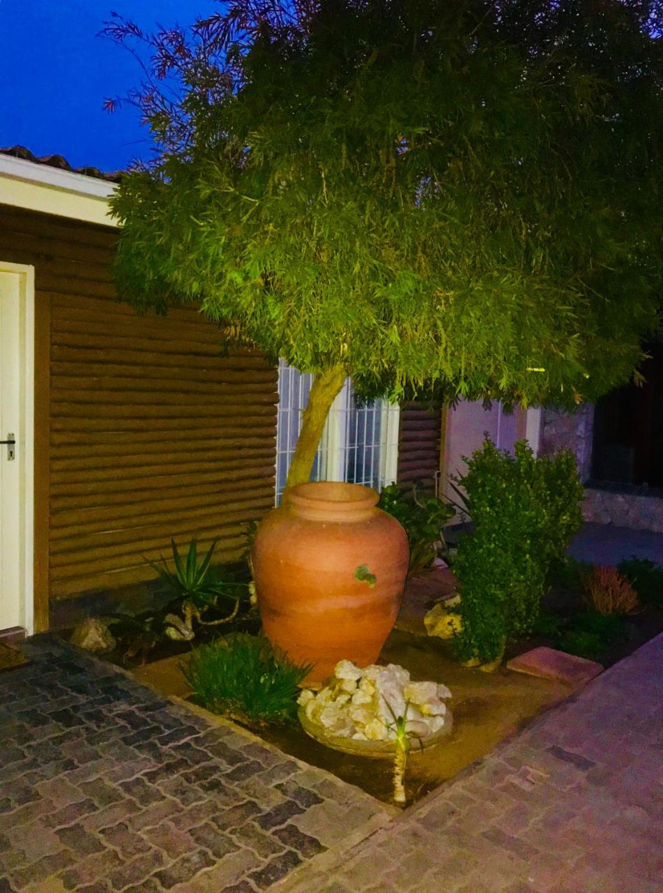 Meerkat Guesthouse Свакопмунд Экстерьер фото