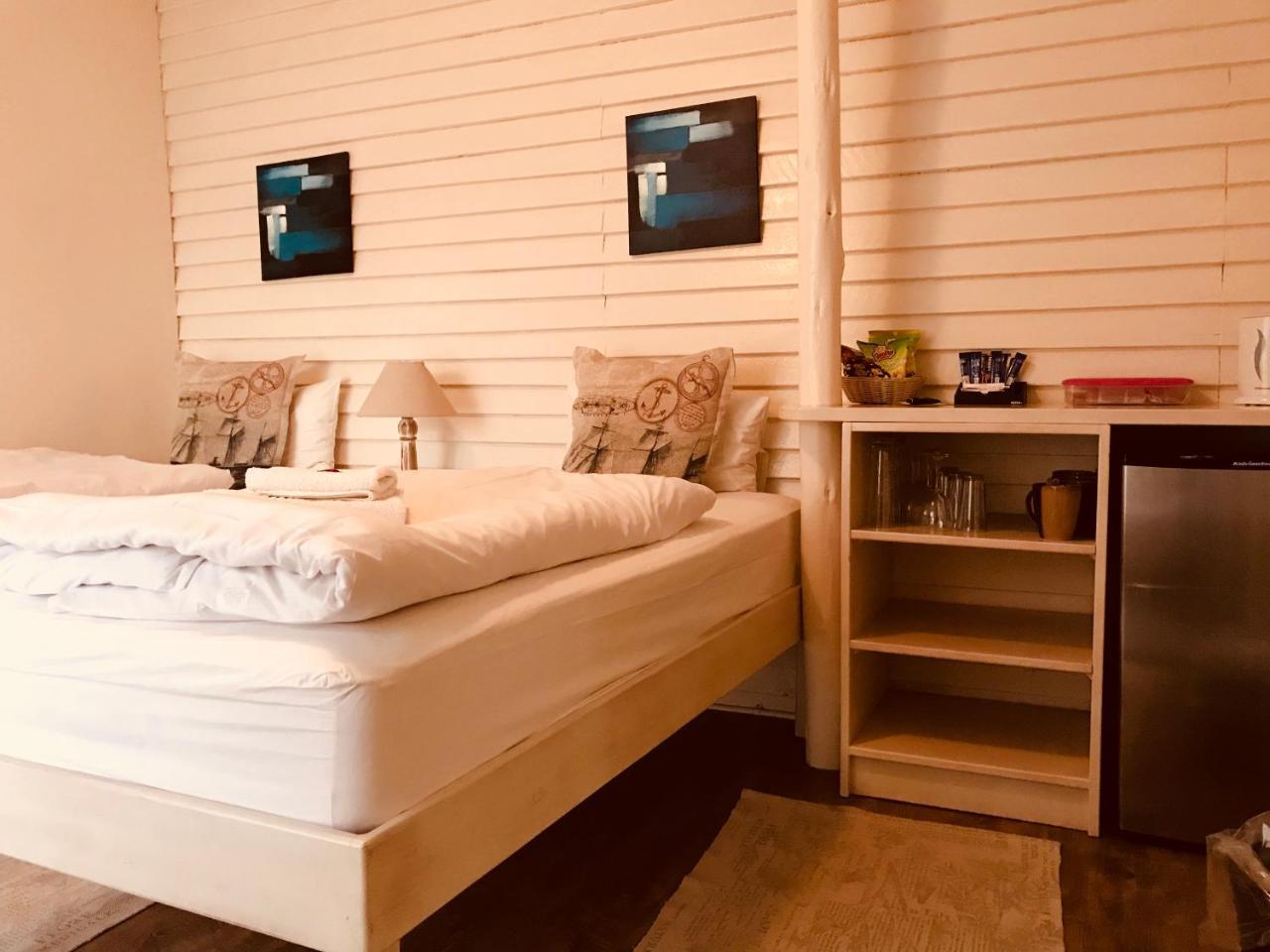 Meerkat Guesthouse Свакопмунд Экстерьер фото