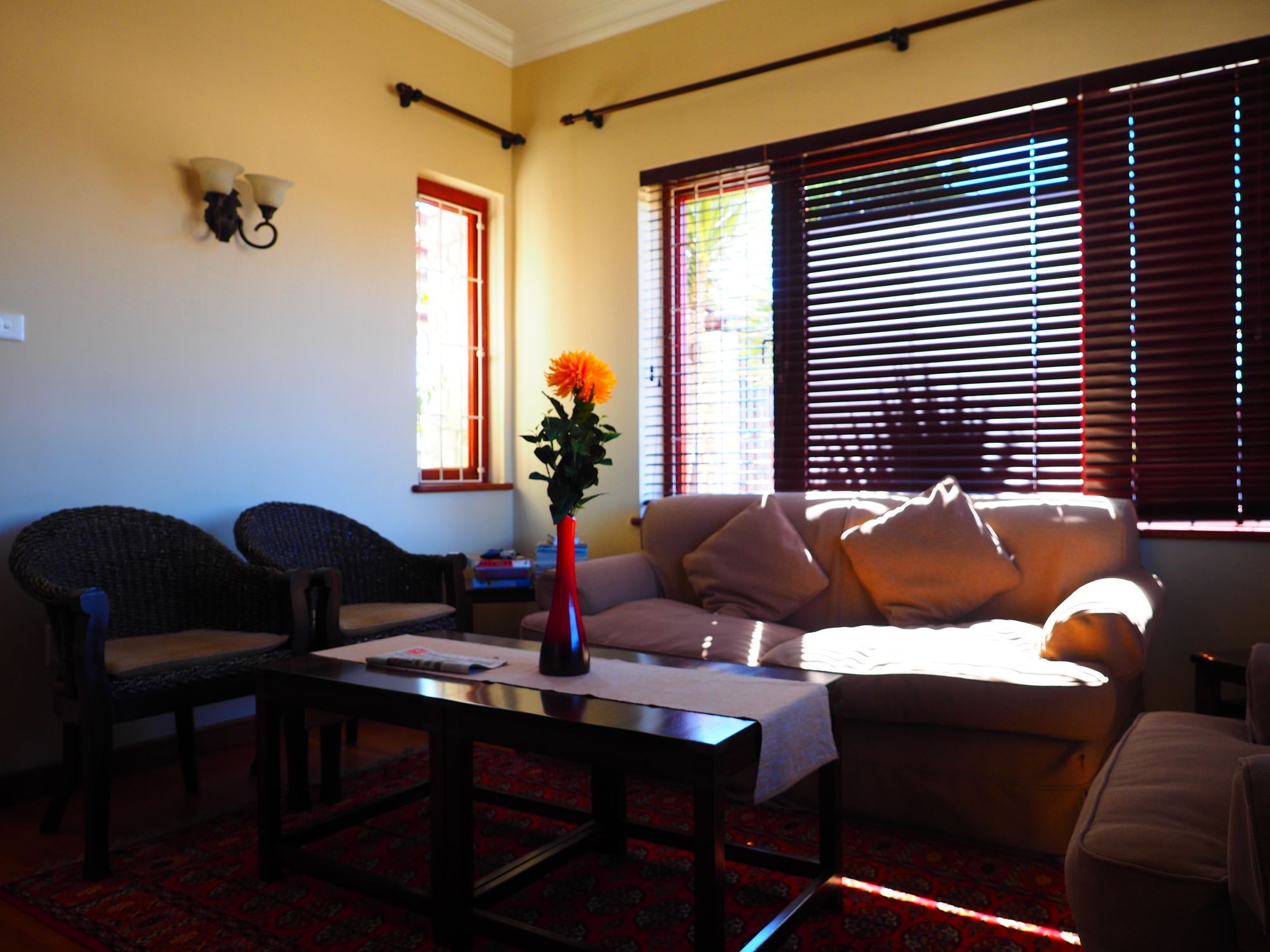 Meerkat Guesthouse Свакопмунд Экстерьер фото